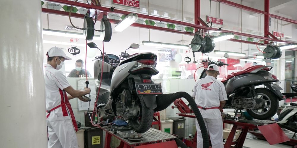 Perbedaan Oli Mesin dan Oli Gardan yang Perlu Kamu Ketahui